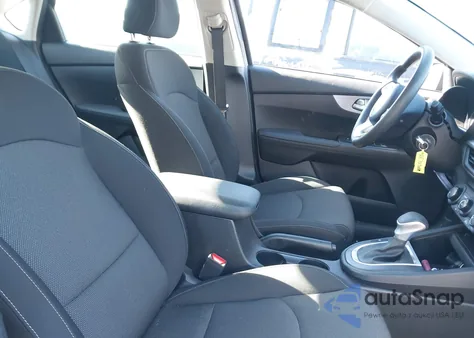 2024 Kia Forte Lxs z USA, uszkodzony, nr VIN 3KPF24AD6RE739486